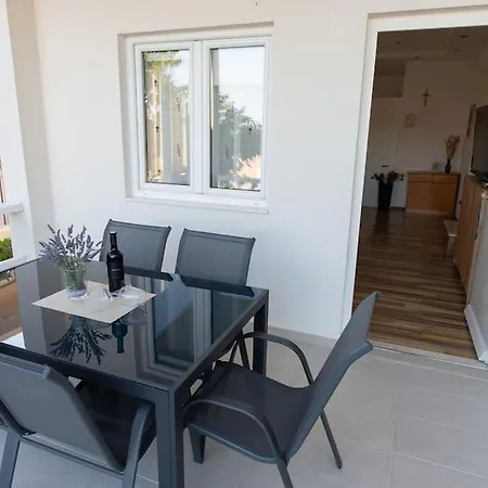 House Rogoznica Podglavica