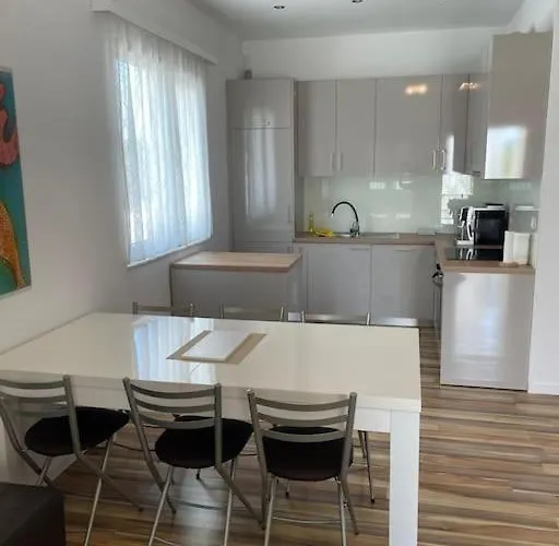 Vakantiehuis House Rogoznica Podglavica